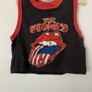 Black & Red Graphic Cropped Tank Top